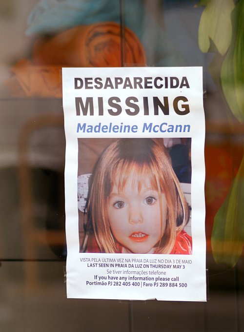 Zdjęcie plakatu z poszukiwań Madeleine w Algarve