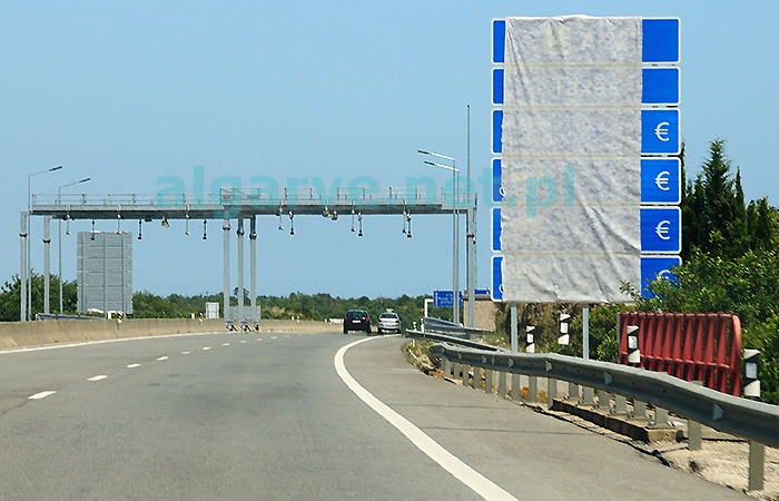 Portugalska autostrada A22, maj 2011. Nowe bramki do naliczania opłat za przejazd autostradą.
