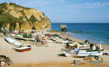 Plaża w Olhos de Agua, niedaleko Albufeira (Algarve, południowa Portugalia)
