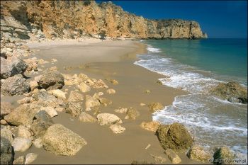 Plaża Praia do Canavial niedaleko Lagos, Algarve, południowa Portugalia