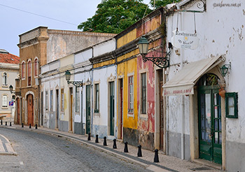 Stare, opuszczone domy w Faro